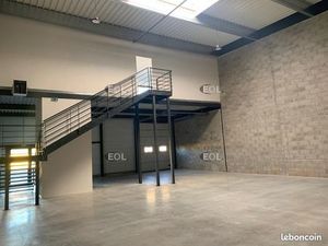 Local d'activité 306 m²