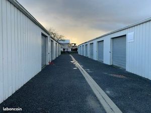 Box de stockage  local d’activité 60 m2
