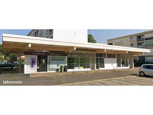 Local commercial 109 m² avec vitrine