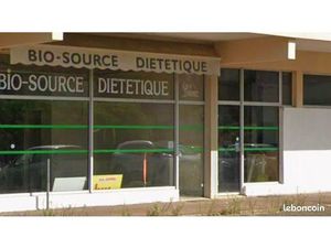 Local commercial 48 m² avec vitrine