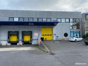 Local d'activité 1 835 m²