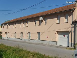 Entrepôt de stockage ou garage de véhicules 250 m² protégé par télésurveillance