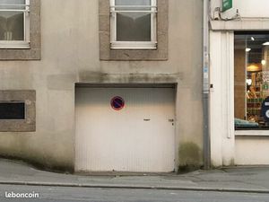 Location garage petit véhicule - deux roues ou stockage