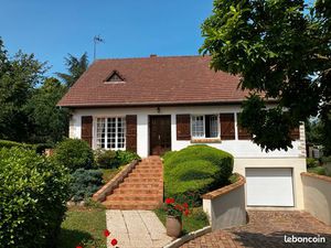 Beau pavillon traditionnel