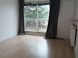 Beau studio lumineux 2mn RER bourg la reine et 3mn hyper centre