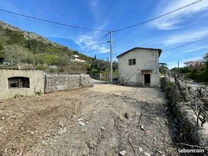Maison à rénover avec terrain