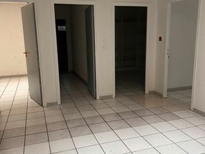 Espace Professionnel / Local de 200 m² à Louer – Idéal Bureaux ou Activité Indépendante