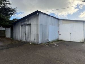 Local entrepot hangar