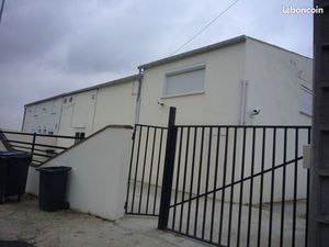 À louer – Superbe local commercial de 390 m² avec mezzanine et petite terrasse