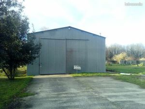 Hangar à louer