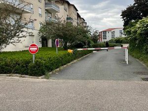 Garage de grande taille en sous sol