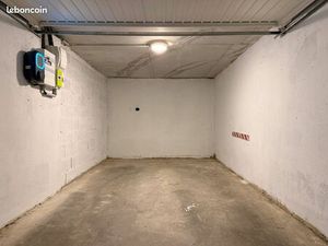 Garage 14m2 avec borne de recharge électrique