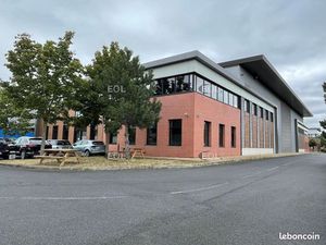 Local d'activité 680 m²