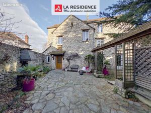 Maison 7 pièces 218 m²