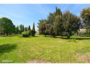 Terrain 1 300 m² Saint Quentin La Poterie