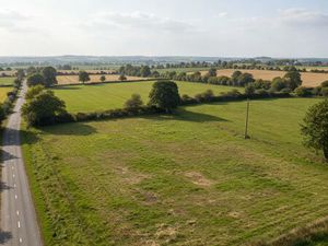 Recherche terrain 300 m² – Terrain non construit / non exploité