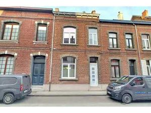 Maison de ville entièrement rénovée – charme  confort