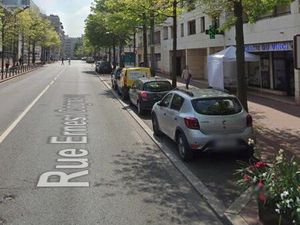 Local 176 m² Levallois-Perret