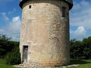 Propriété avec deux moulins à vent