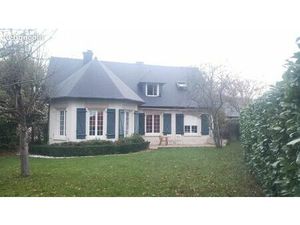 MAISON 198 m² de 6 pièces au calme plein centre cesson sevigne