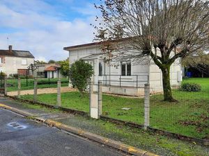 Location Maison bourg Lathus-Saint-Rémy