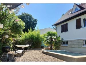 Maison individuelle-7 pièces 139m2 avec piscine au Val des 4 Pignons