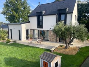 Maison familiale entre ville et campagne Particulier