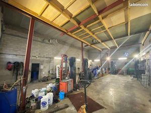 Local bureaux 560 m²