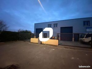 Local d'activité 136 m²