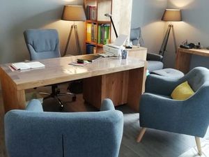 Bureau en cabinet paramédical à Marans