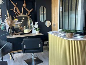 Local  bureau commerce  en plein cœur du port des minimes