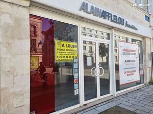 Local 70 m² Rochefort