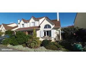 Maison familiale Voisins le bx 78 700 000 SANS FRAIS D'AGENCE pendant 15 jours