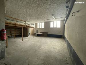 Entrepôt 255 m² Villejuif