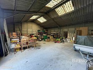 Local industriel 140 m²