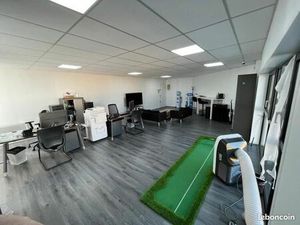 Bureau 60 m² avec 1 place parking exterieur