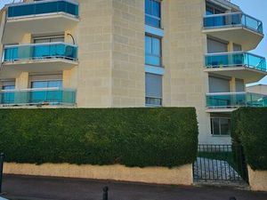 Bureaux / locaux professionnels (92 m²) + double box (25 m²)