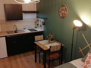 Studio entièrement meublé situé au centre-ville de Précigné