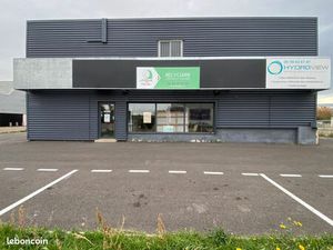 Local commercial ou d'activité professionnelle 138 m²
