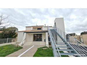 Local 70 m² Sommières