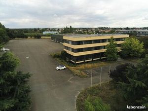 Local d'activité 3 705 m²