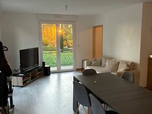 Grand T3 Réaux au 1er étage