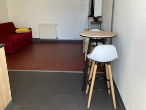 Studio 21m2 495e Charges comprises