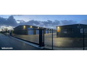 BOX DE 49m² A LOUER
