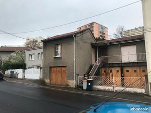 Maison mitoyenne avec jardin