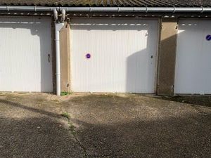 Garage box fermé + place privative en hypercentre de Saint Nazaire