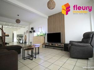 MAISON WORMHOUT CENTRE 117m² 3 CHBS ET GARAGE