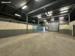 Local 700 m² Péronne