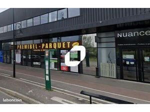 Local commercial 151 m²