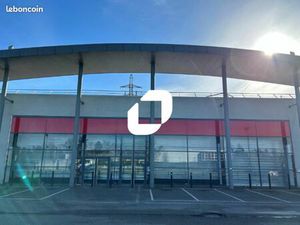 Local commercial 2 288 m²